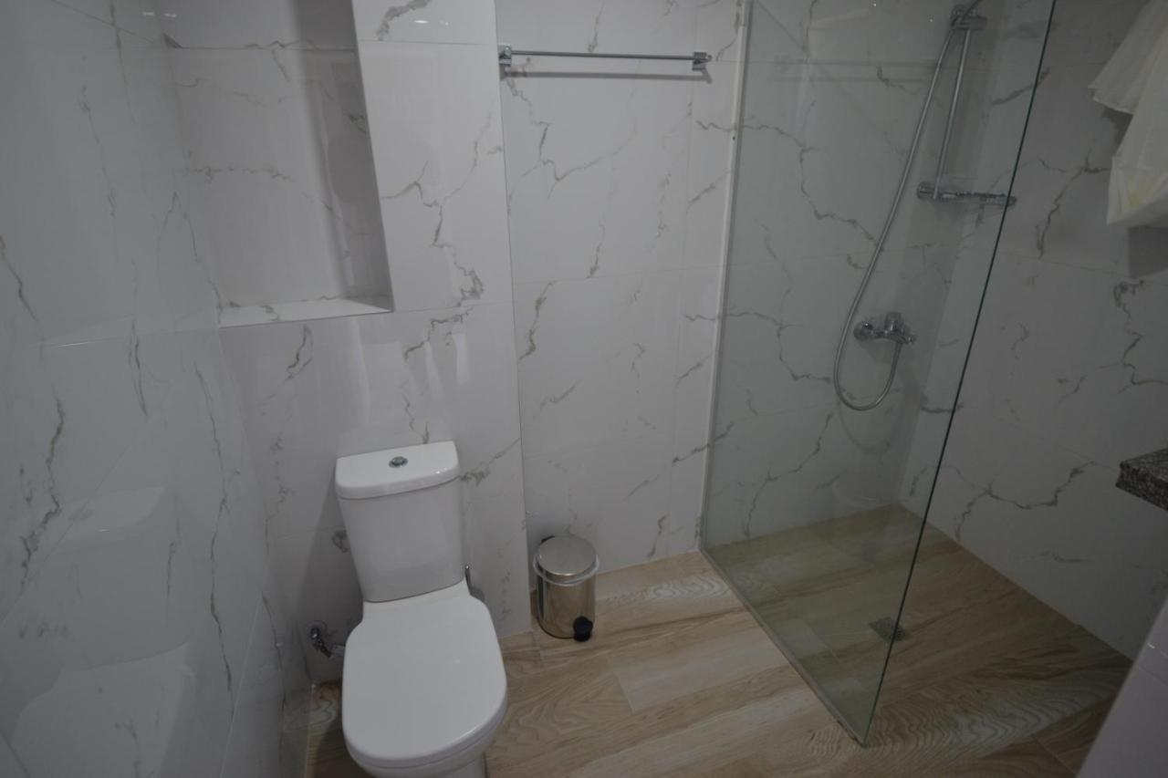 Bujtina Eleni Hotel Himare Ngoại thất bức ảnh